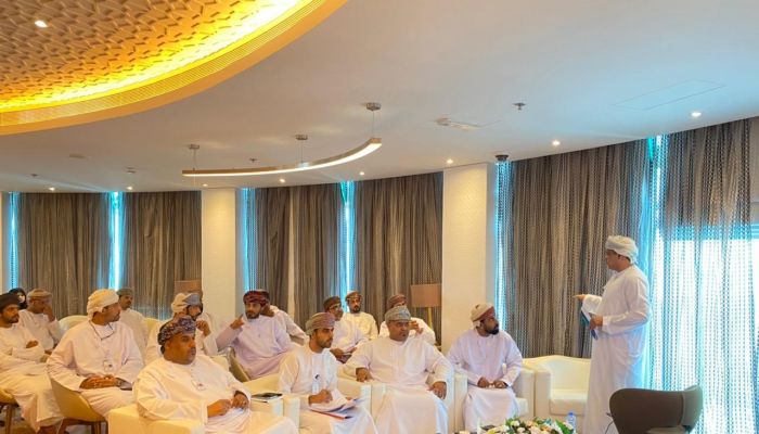 جهاز الضرائب يعقد حلقة عمل بالمنطقة الاقتصادية الخاصة بالدقم
