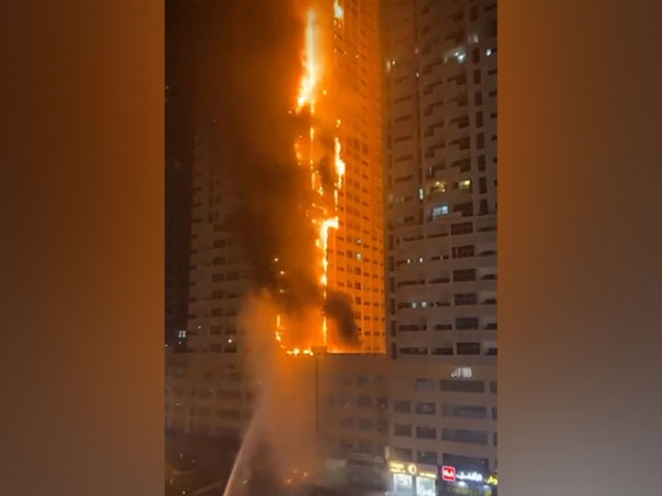 阿联酋:火灾发生在阿吉曼酋长国住宅建筑,得到控制bob体育打彩票