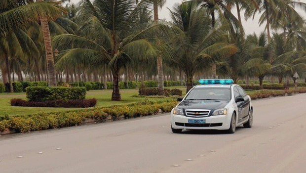 ROP announces evacuation of public parking lots in front of Nizwa market due to heavy rains