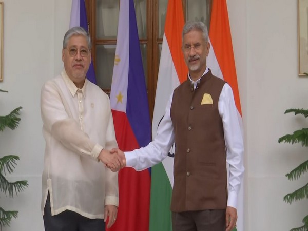 India's External Affairs Minister, Philippines Foreign Affairs Secretary co-chair 5th India-Philippines bilateral co-operation commission