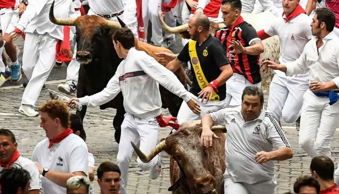 Spain: Six injured in Pamplona bull run