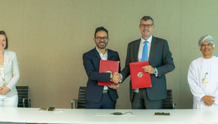 شركة تنمية نفط عُمان توقع على عقد مع شركة شل للتنمية عُمان