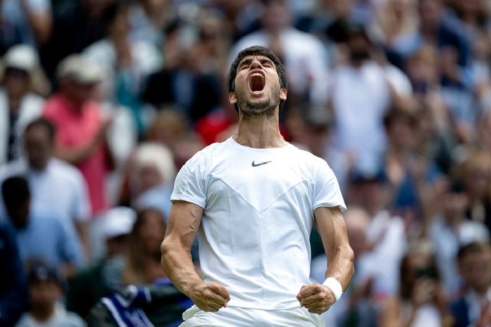 Wimbledon: Alcaraz reaches first semifinal in London, sets up clash with Medvedev