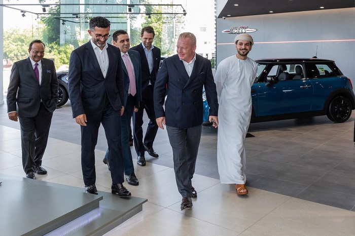 BMW Group and Al Jenaibi International Automobiles celebrate 20 years of success in Oman