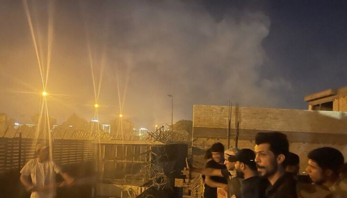 العراق يدين حرق سفارة السويد ببغداد ويدعو لتحقيق عاجل
