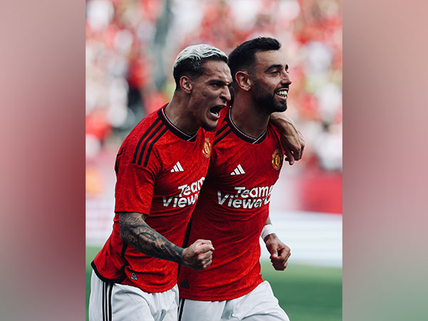 Manchester United continue unbeaten run in pre-season, beat Arsenal 2-0