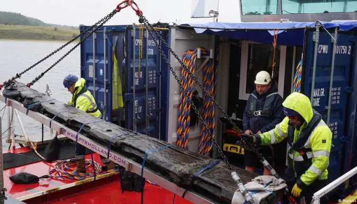 German archaeologists excavate centuries-old ship in Baltic