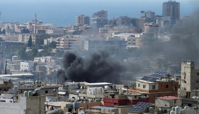 تصاعد الاشتباكات في لبنان.. والأمم المتحدة تحذر ودول خليجية تجلي رعاياها