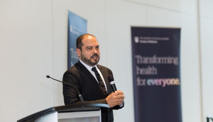 هاني القاضي أول طبيب عماني وعربي يصبح بروفيسورًا زائرًا بجامعة بريتيش كولومبيا الكندية