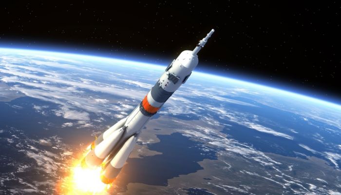 روسيا تطلق مركبة فضائية في أول مهمة لاستكشاف القمر منذ 50 عامًا