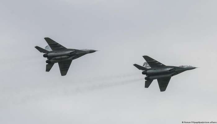 What do F-16 and MiG-29 fighter jets do?