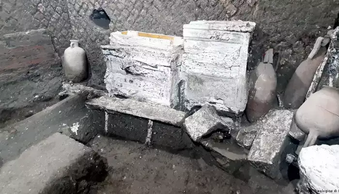 Pompeii discovery sheds light on life under slavery