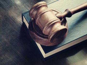 مشروع قانون جديد لتنظيم الإعلام في الكويت: حظر توجيه النقد لولي العهد أو نائب الأمير