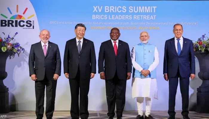 قمة بريكس تكشف انقسامات بشأن ضم دول جديدة والتخلي عن الدولار