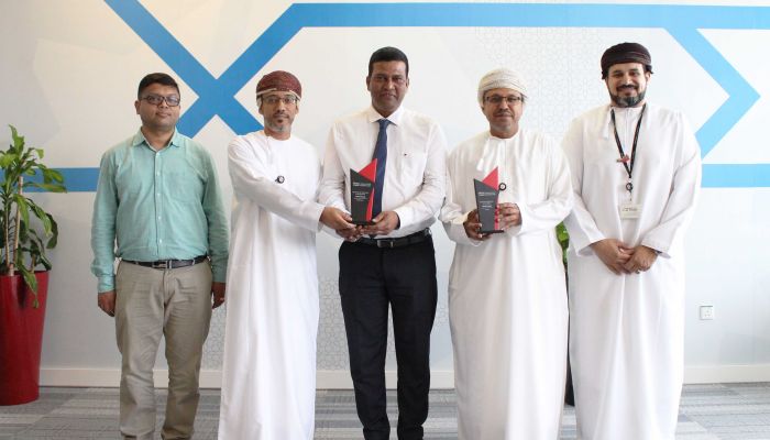 بنك مسقط يتوّج بجائزة تطبيق الهاتف الرائد في السلطنة من مؤسسة عالميّة