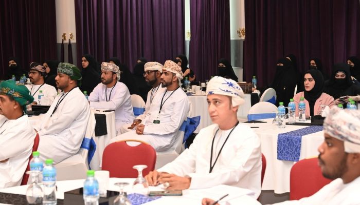 مؤتمر الشباب والتنمية المستدامة بصلالة يناقش الثقافة القانونية للشباب