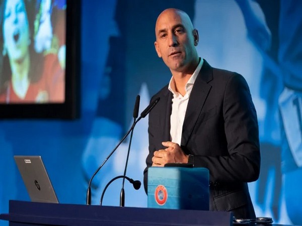 FIFA suspends Spain soccer chief Luis Rubiales over kissing controversy