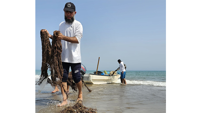 Campaign to clean coral reefs launched