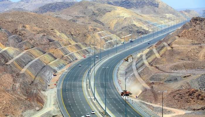Ministry of Transport to implement over 240 projects under Oman Vision 2040