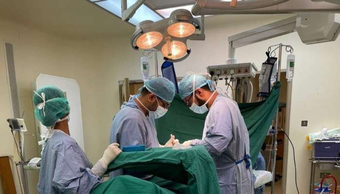 Medical team at Khoula Hospital succeeds in urgent surgical intervention