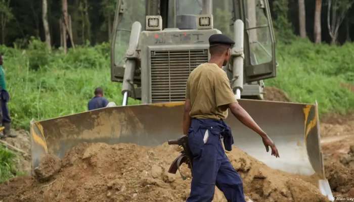 Congo and Uganda: Will new roads serve as war compensation?