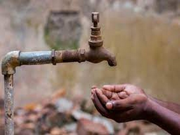 Karachi residents likely to face water crisis as power outage hits pumping station
