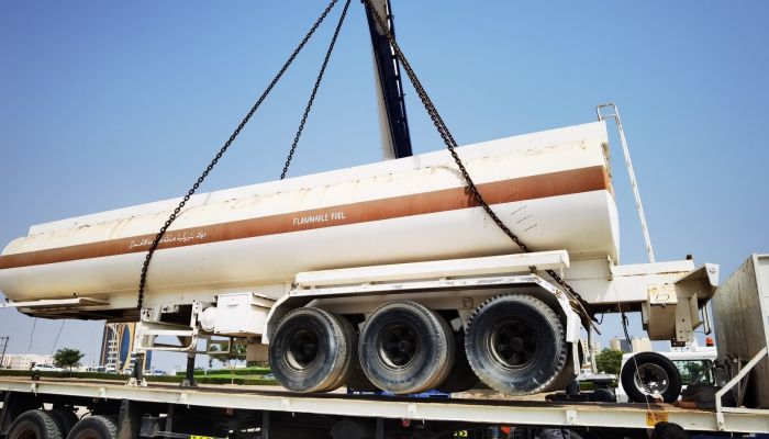 بلدية مسقط تزيل المركبات المهملة..وتدعو للمحافظة على المظهر العام