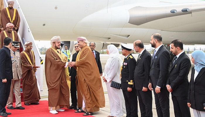 HH Sayyid Asa'ad arrives in India
