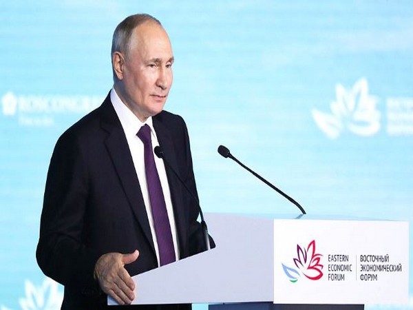 "Doing right thing in promoting Make in India programme:" Putin praises PM Modi's policies