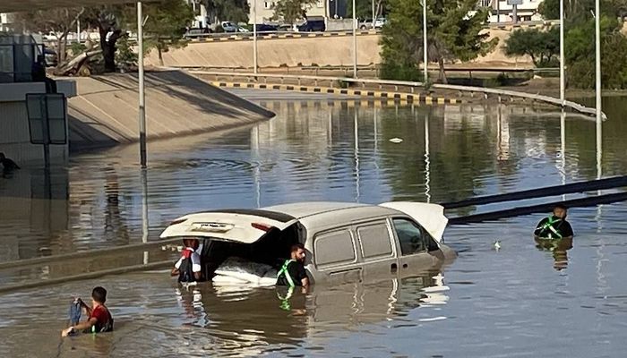 الهلال الأحمر: 10 آلاف مفقود في فيضانات ليبيا