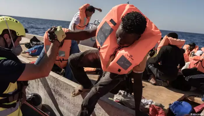 EU ministers meet to seek compromise on sea migration