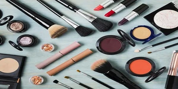 تنويه لمستوردي ومصنعي مستحضرات التجميل