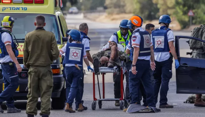 ارتفاع قتلى إسرائيل لـ 300 قتيل و1864 جريح وعشرات الرهائن في غزة