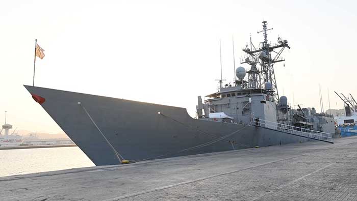 EU delegation visits frigate Navarra at Port Sultan Qaboos