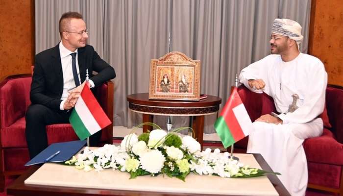 Foreign Minister meets Foreign Minister of Hungary in Muscat