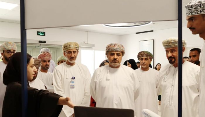 الكلية الحديثة تستقبل معالي المهندس وزير النقل والاتصالات وتقنية المعلومات