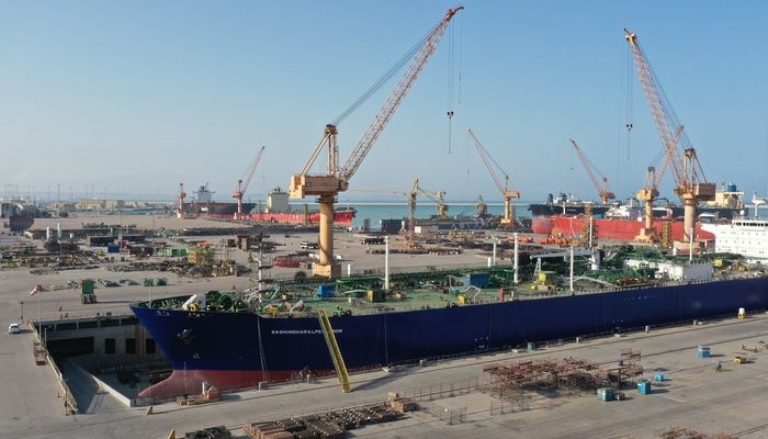 مجموعة أسياد تستثمر أكثر من 6 ملايين ريال  لشراء حوض عائم بالحوض الجاف بالدقم