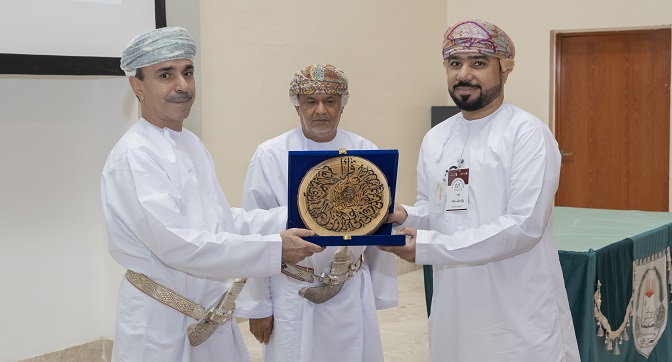 Nizwa University Acknowledges Oman Housing Bank's Commitment to Partnership Program