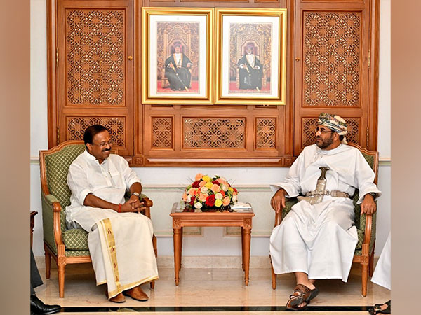 Muraleedharan, Oman's Economy minister discuss key aspects of bilateral economic ties