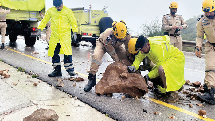 Tej brings heavy rains, disrupts traffic in Dhofar