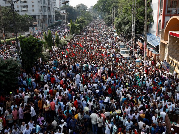 Bangladesh political rallies spark clashes: BNP activist, policeman dies