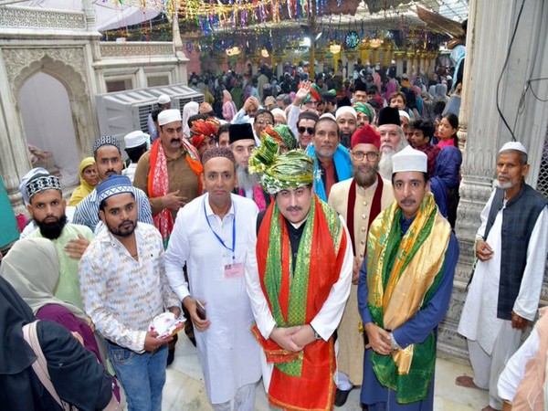 Pakistani pilgrims visit Urs Mubarak of Hazrat Nizamuddin Aulia in Delhi