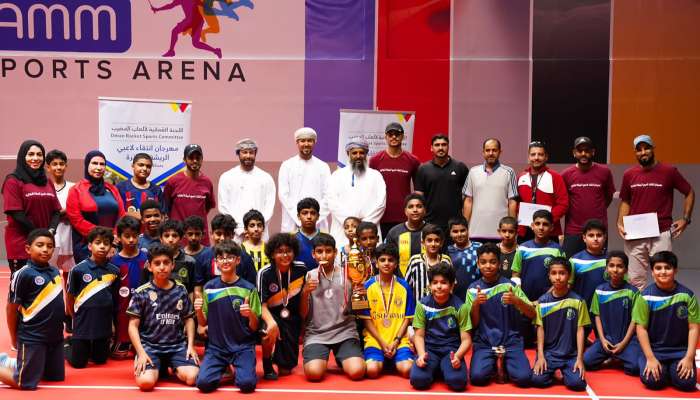 100 students take part in badminton festival