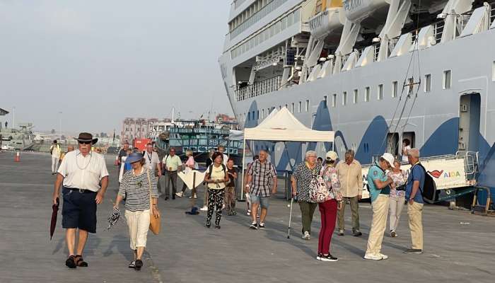 Salalah Port receives two cruise ships carrying nearly 6,000 passengers