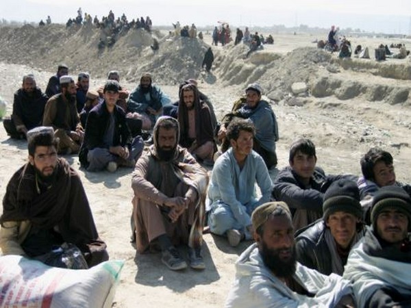 Pakistan plans to deport all illegal Afghan refugees by January next year