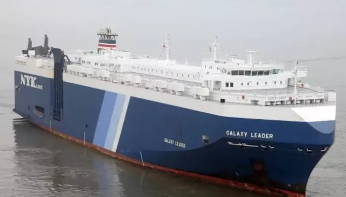 قوات البحرية اليمنية تحتجز سفينة إسرائيلية على متنها 22 شخص