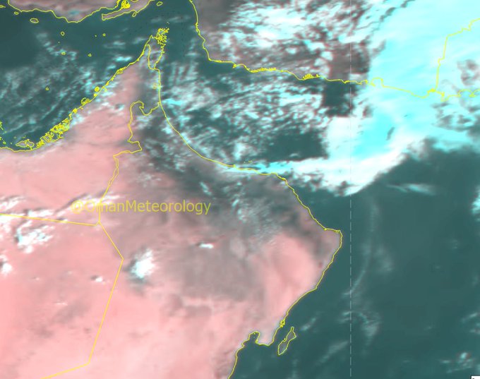 الأرصاد: تدفق السحب على بحر عمان وهطول أمطار متفرقة على مسقط