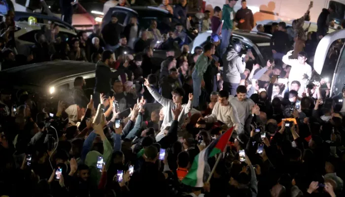 الضفة الغربية.. قوات الاحتلال تصيب 21 فلسطينيا قرب سجن عوفر