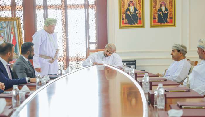 Sayyid Theyazin signs agreement to construct building of Oman Cultural Complex