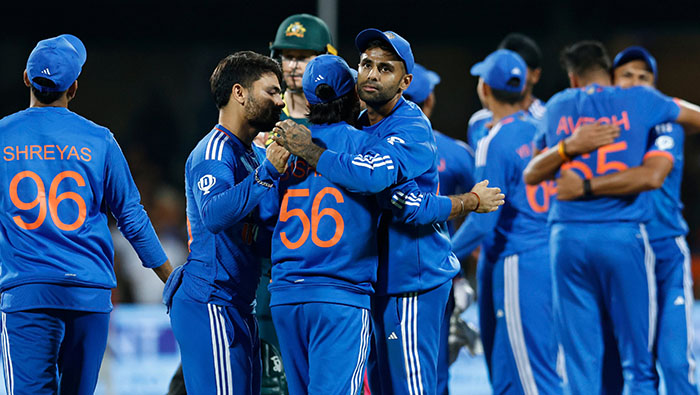 Mukesh, Arshdeep shine as India beat Australia in 5th T20I by 6 runs, win series 4-1